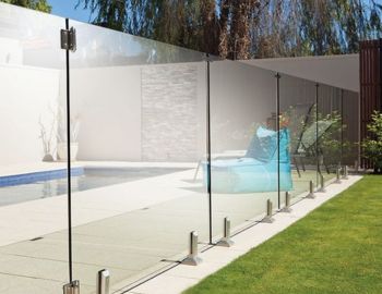 Elegant glass railings and fences by Prime Glass & Aluminium – secure and stylish solutions for balconies and staircases